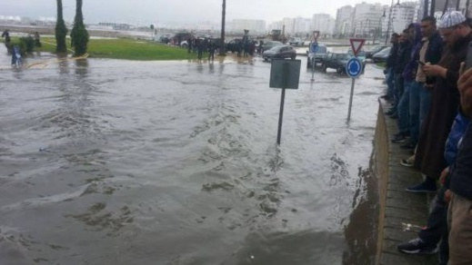 بالصور: ثلاث ساعات من هطول الأمطار تُغرق مدينة طنجة تحت سيول المياه الجارفة