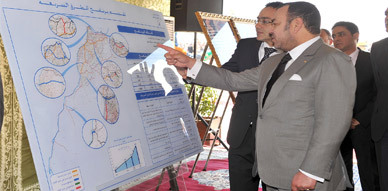 جلالة الملك يترأس مراسم التوقيع على اتفاقية لتمويل مشروع الطريق السريع وجدة / الناظور