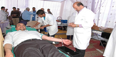 ساكنة العروي تشارك في حملة التبرع بالدم بمستشفى محمد السادس