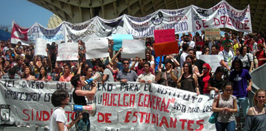 التدابير التقشفية للحكومة الاسبانية تطال الطلبة المغاربة