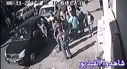 فضيحة.. رجل سلطة بوجدة يسلب التجار سلعهم في واضحة النهار