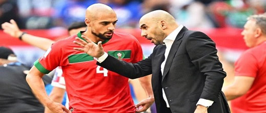 مدرب المنتخب المغربي يتواصل مع العزوزي بديل أمرابط بعد إصابته