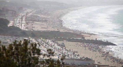 صورة اليوم.. شاطئ واحد يتقاسمه بلدين السعيدية في المغرب وبورساي في الجزائر