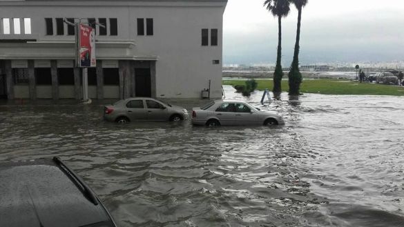 بالصور: ثلاث ساعات من هطول الأمطار تُغرق مدينة طنجة تحت سيول المياه الجارفة