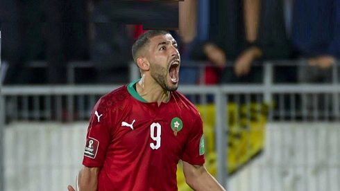 الركراكي يتواصل مع لاعب جينت البلجيكي تمهيدا لعودته إلى المنتخب الوطني