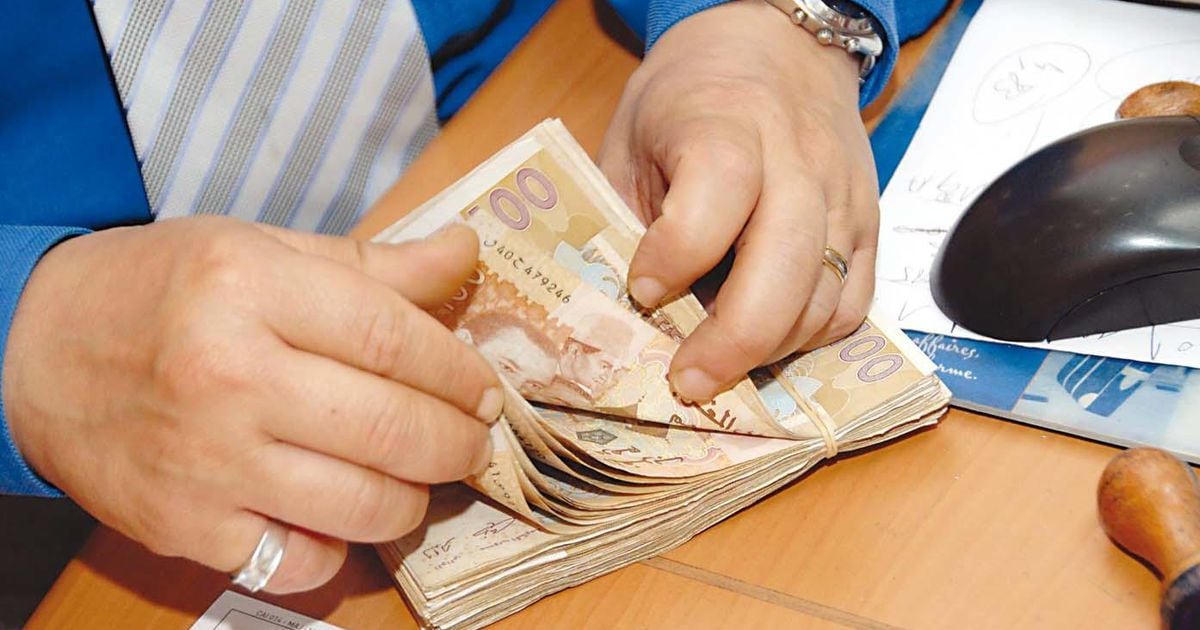 مسؤول بوكالة بنكية يسطو على مليار سنتيم ويلوذ بالفرار