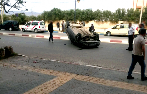 انقلاب سيارة يخلف إصابات على طريق بني بوعياش في الحسيمة