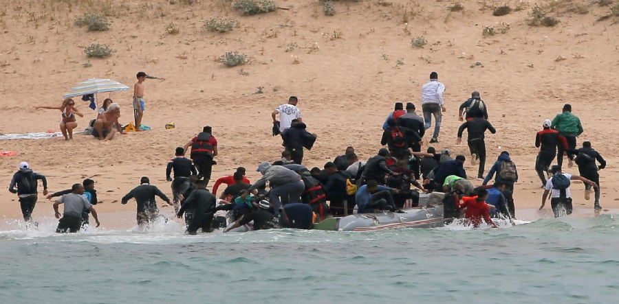 وصول عشرين مهاجرا مغربيا جديدا إلى اسبانيا بعد انطلاقهم من الريف